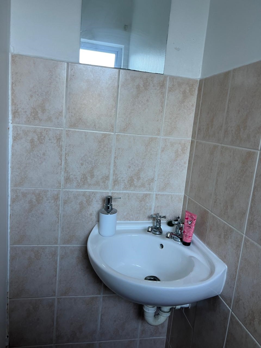 2 Bedroom Property for Sale in Plumstead Western Cape
